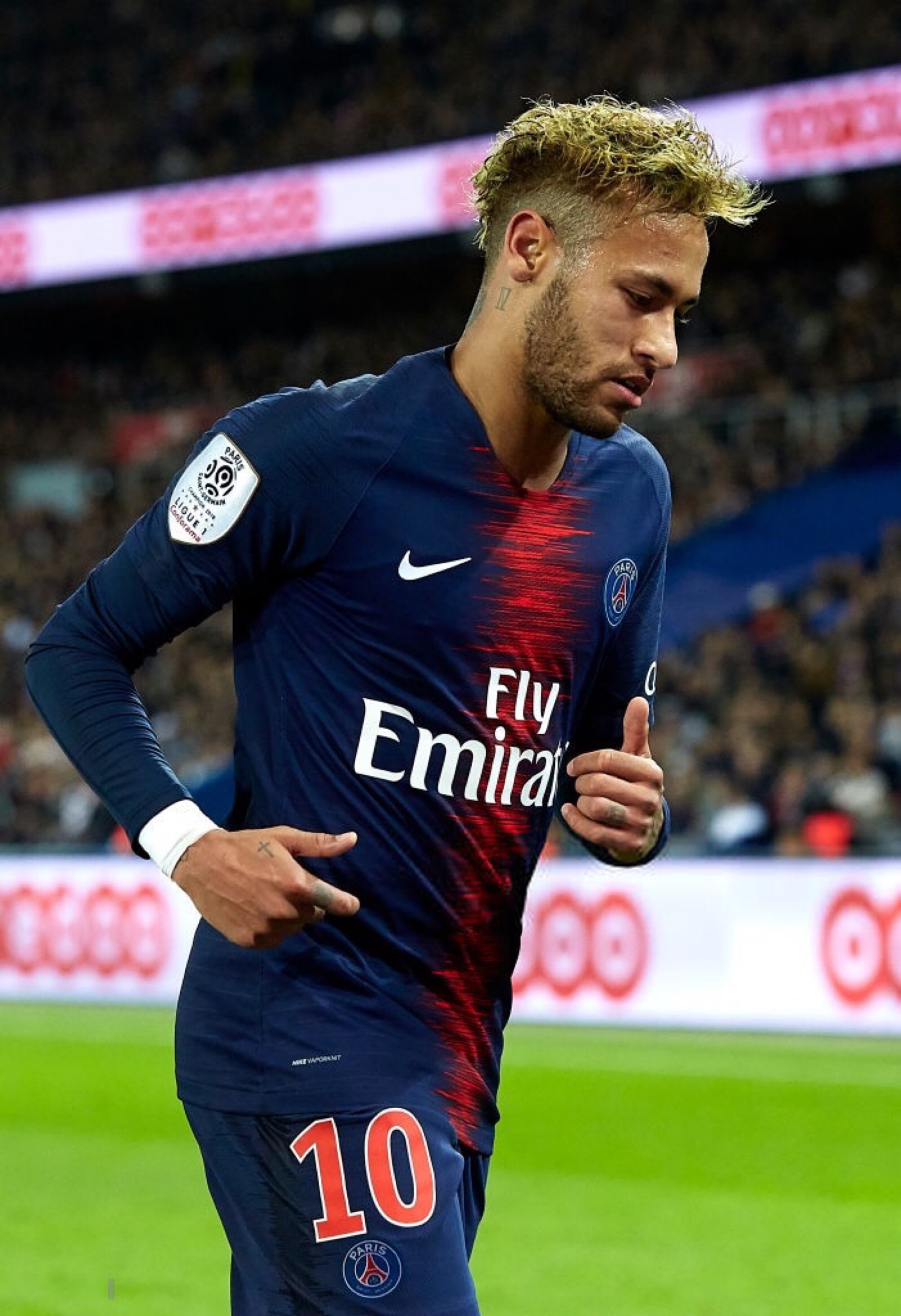 澳超联赛中央海岸水手vs悉尼FC因恶劣天气推迟至18：30进行