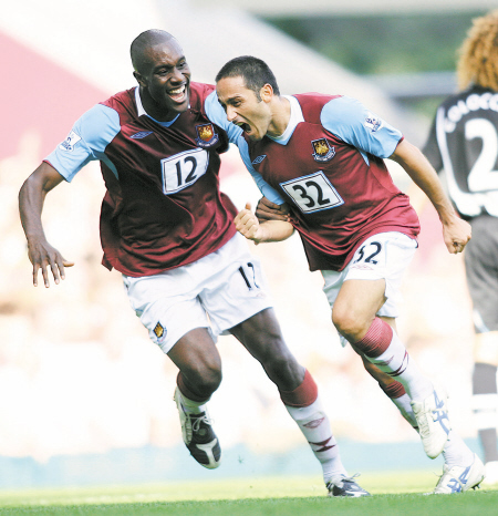 拜仁莱万梅开二度战胜门兴