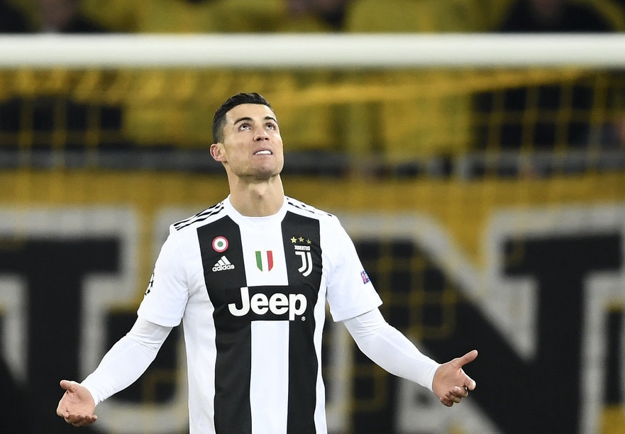 梅西特别金色签名款F50鞋将于夏季发布，引领2026世界杯潮流（梅西专属金色签名F50今夏发布，领衔2026世界杯新风尚）