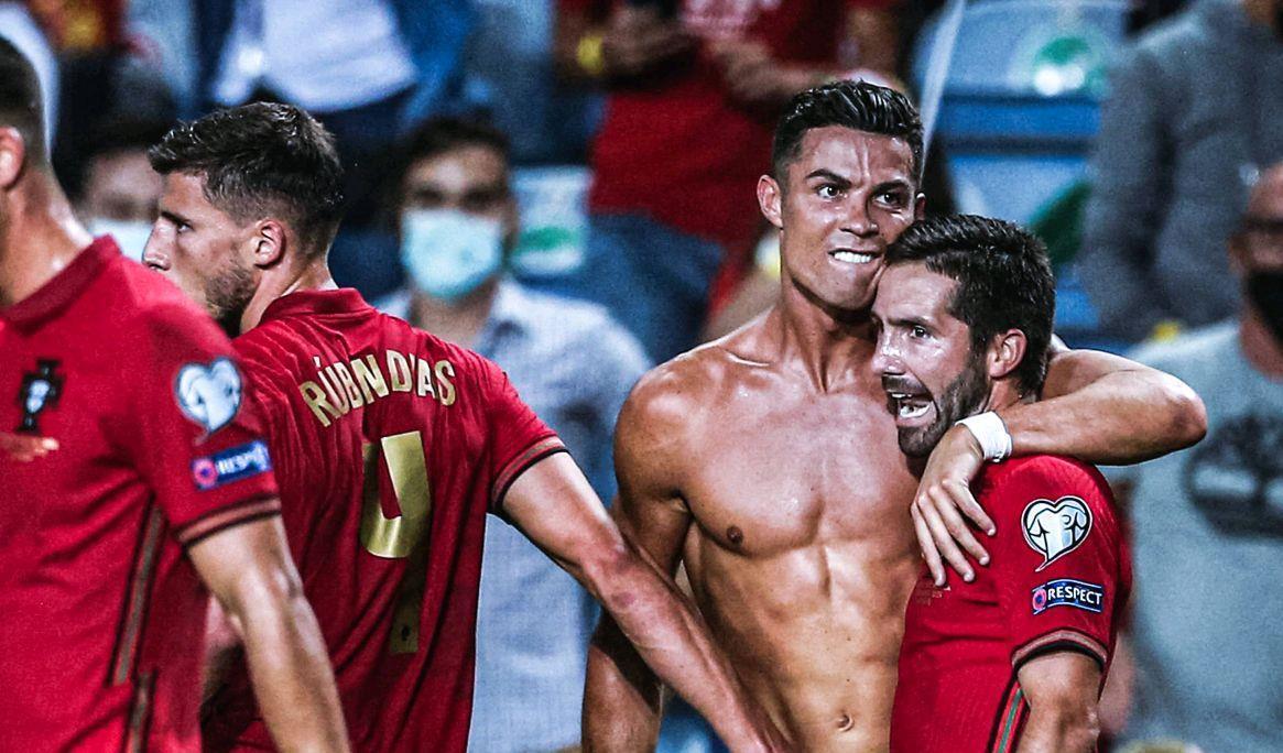 76人以123-114战胜雄鹿，马克西砍54分，助球队逆转三连败，稳居东部第六。