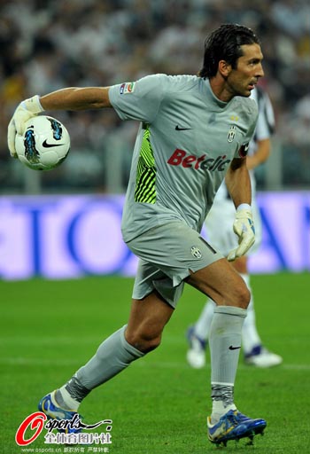 永远的黑豹，葡萄牙队正式发布致敬传奇尤西比奥的特别款球衣