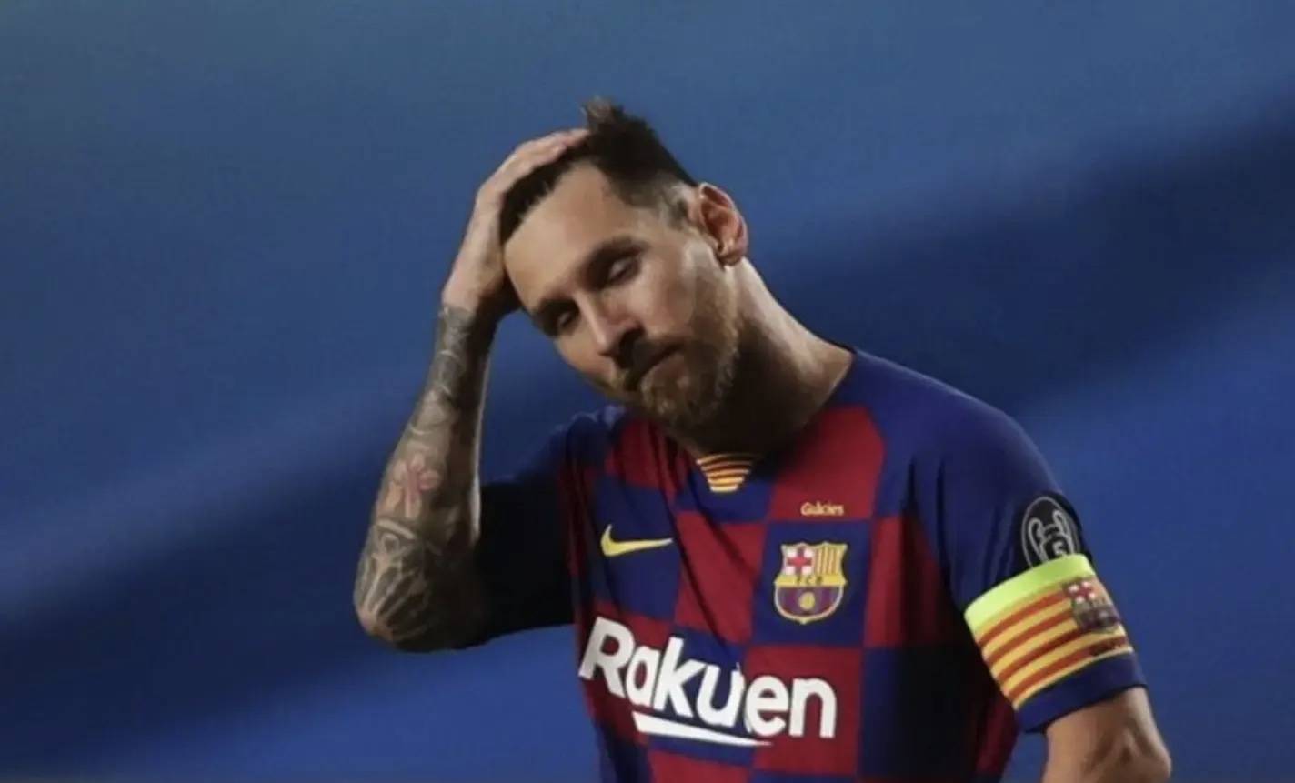 差点装大了！赞比亚锋霸绝平马里后空翻庆祝，颈部着地吓出冷汗（惊险一幕！赞比亚前锋绝平马里后空翻失误，颈部着地险些受伤）