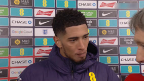 詹姆斯背后传球制造得分机会