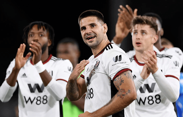 欧冠今夜观赛指南：枪手迎战强敌拜仁，皇马客场出征盼洗颓（欧冠今夜前瞻：阿森纳硬碰拜仁，皇马客战力求止颓）