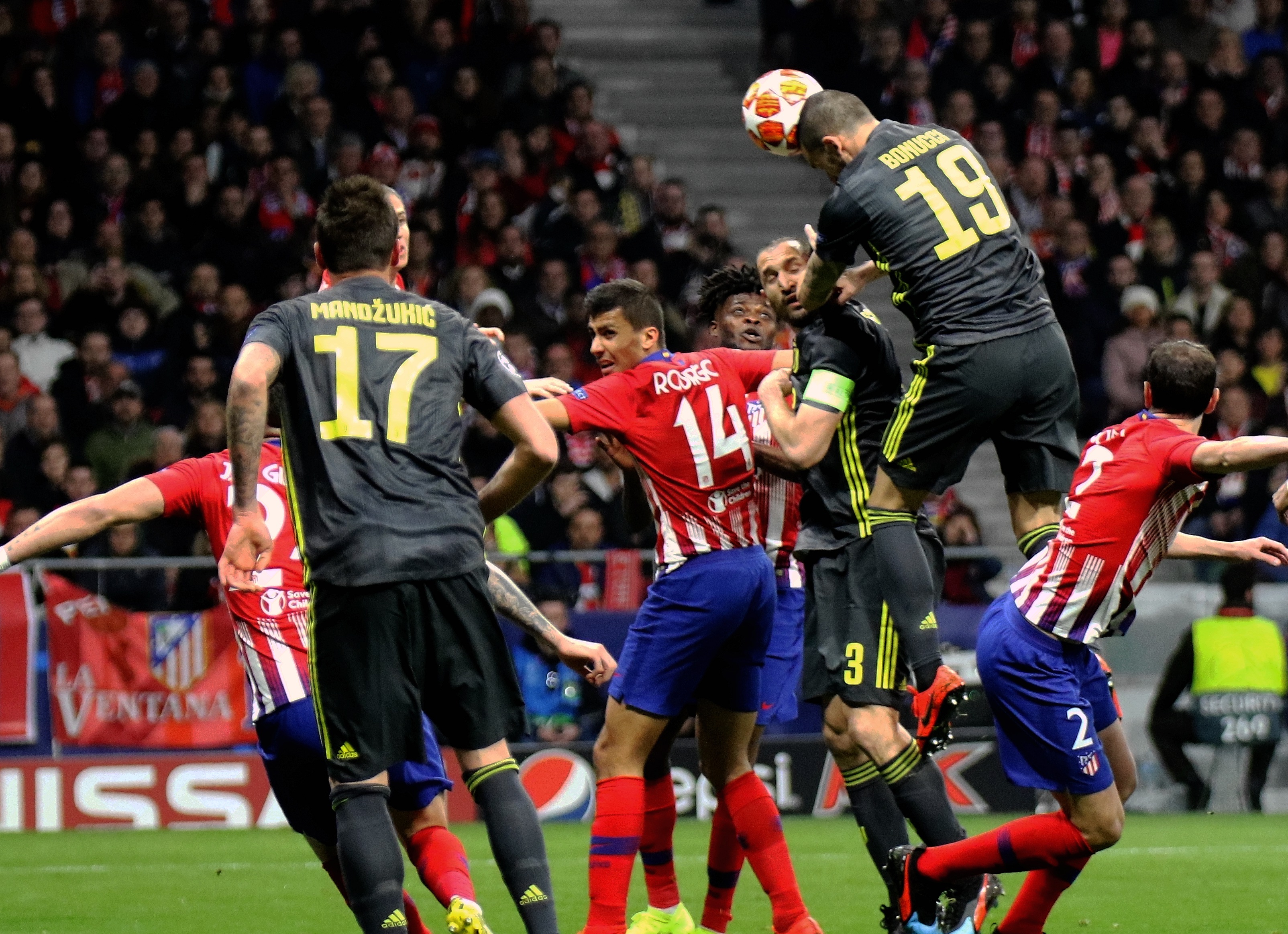 足球国足球员留洋传闻不断，多支球队有意引进