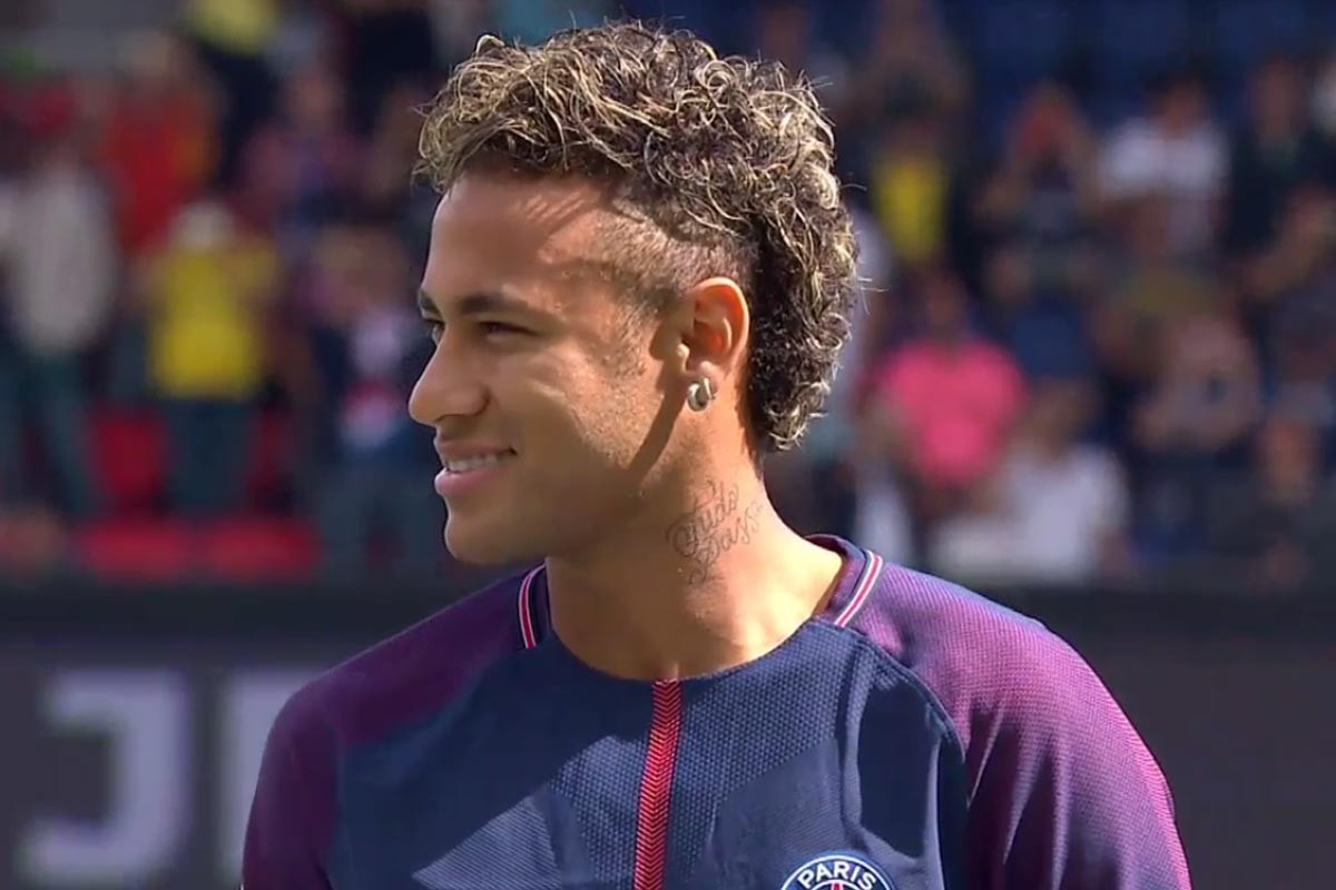 记者：富安健洋已与阿贾克斯就一份短期合同达成一致