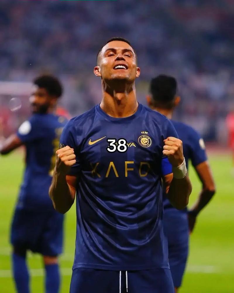 篮球勇士球星单场命中三分刷新纪录