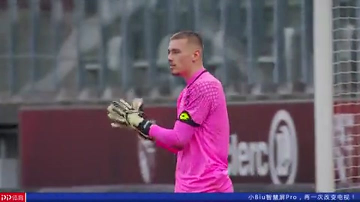 武汉三镇球员邓涵文离队加盟云南玉昆，结束本赛季征程。